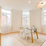 Apartament Two-bedroom Flat In The Centre Of