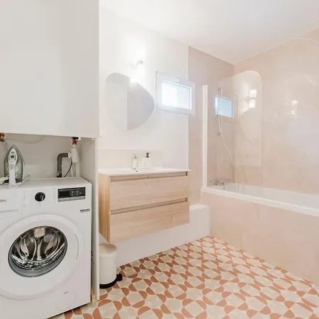 아파트 Two-bedroom Flat In The Centre Of 투르쿠앵